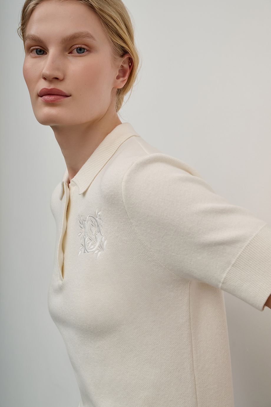 Джемпер-поло с вышивкой