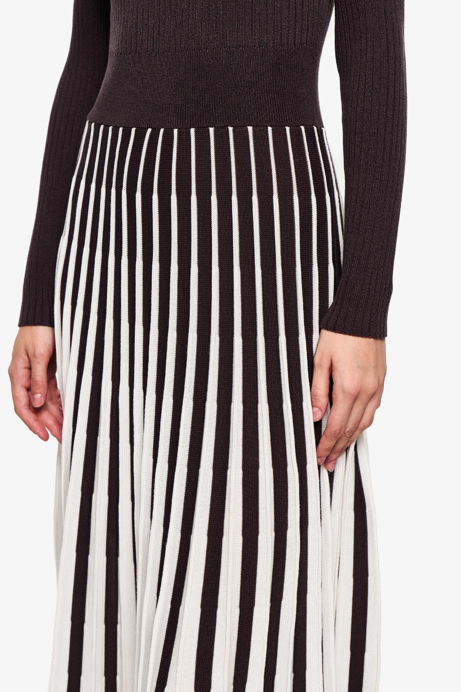 Платье вязаное из смесового тенселя и шелка