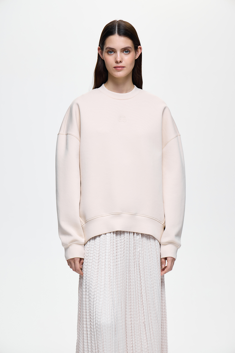 Толстовка с вышивкой