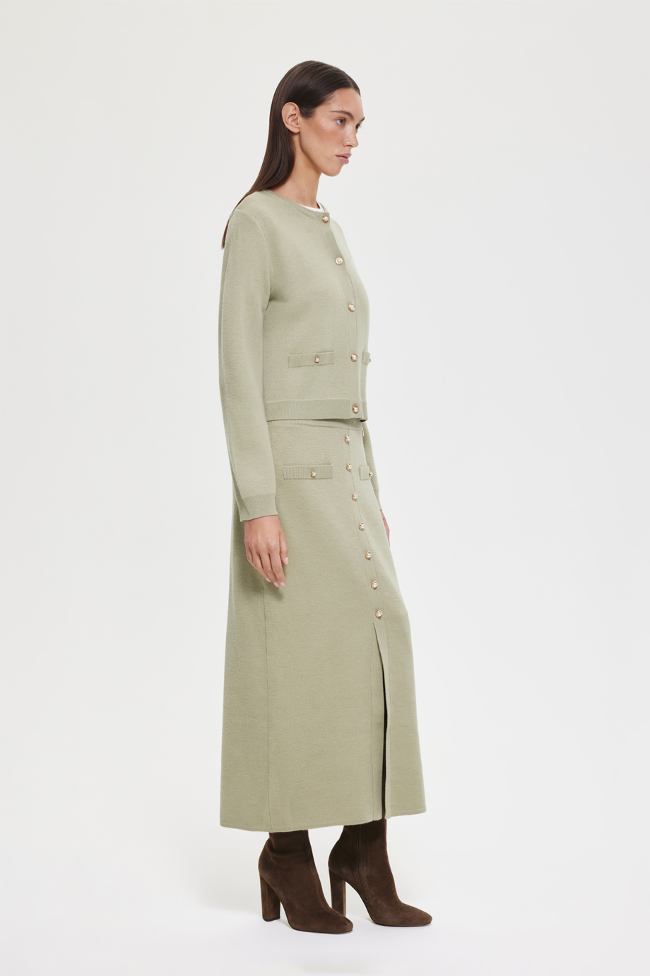 Кардиган с жемчужными пуговицами