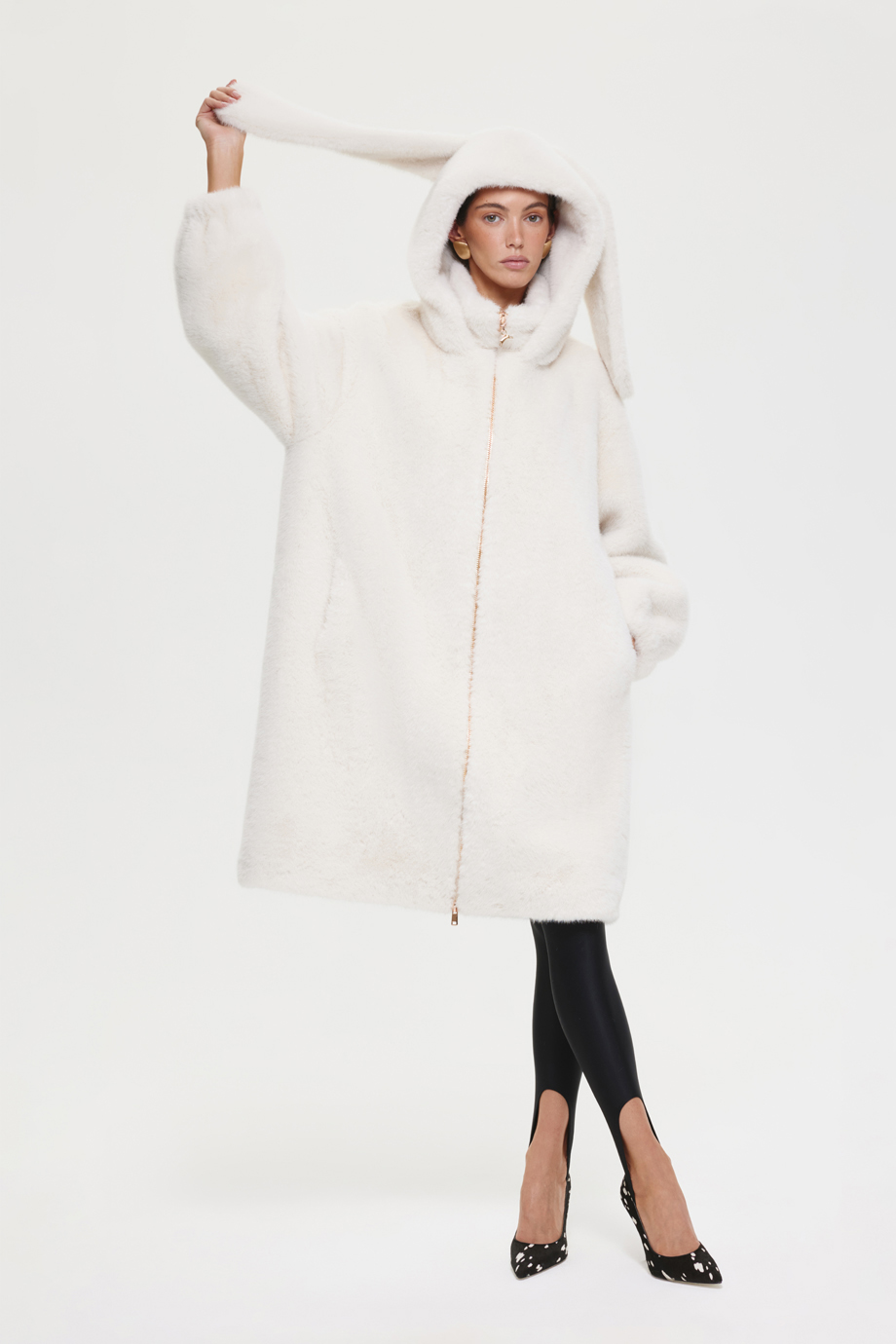 Шуба из экомеха с ушками Шуба из экомеха с ушками