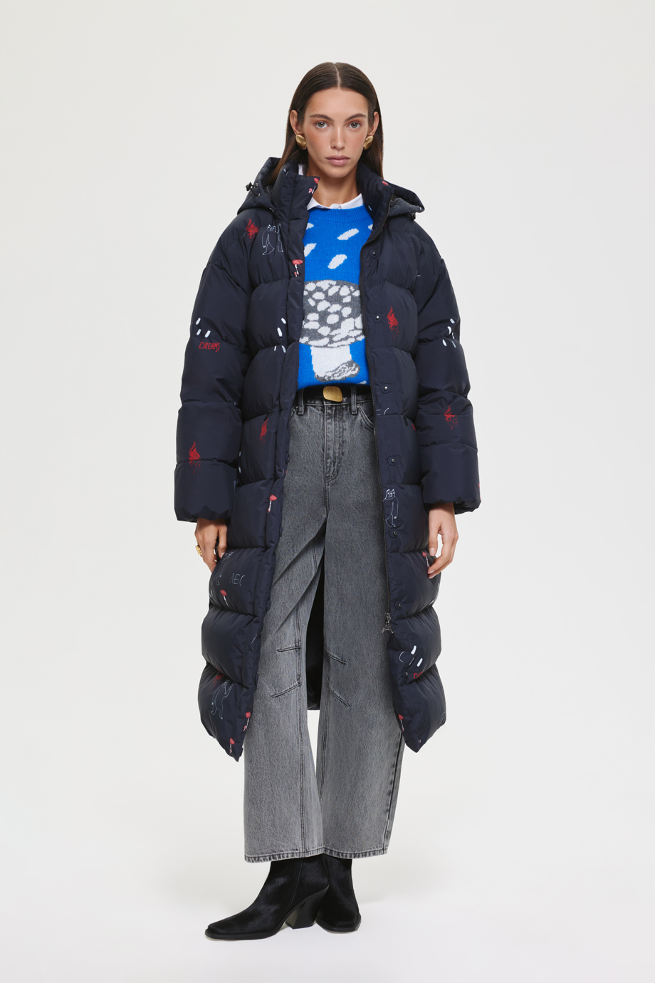 Пуховик длинный с принтом