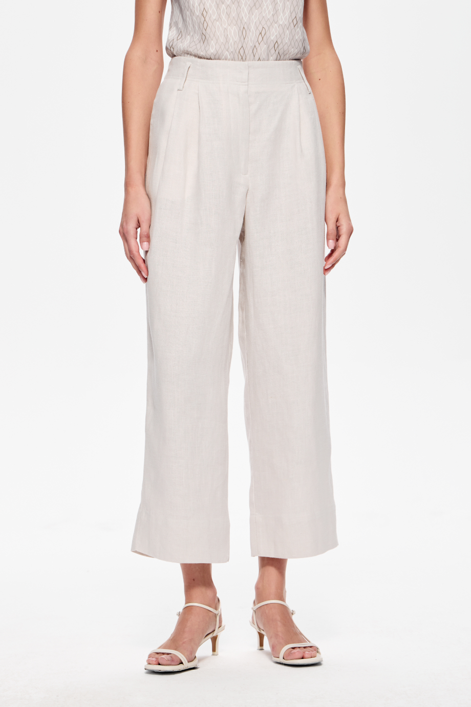 Брюки льняные укороченные