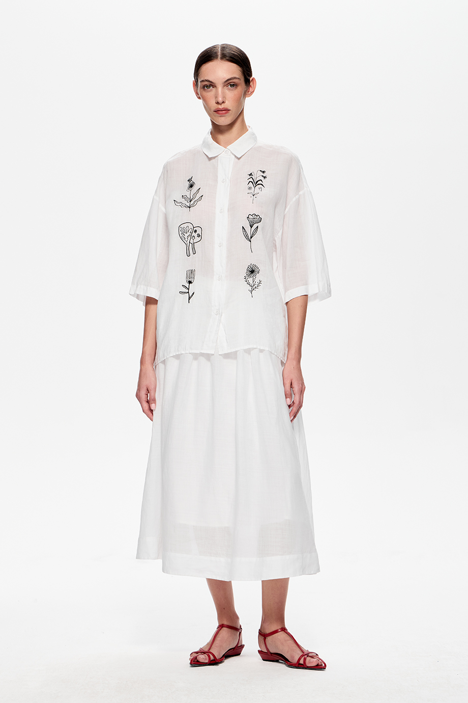 Блузка из крапивы с вышивками