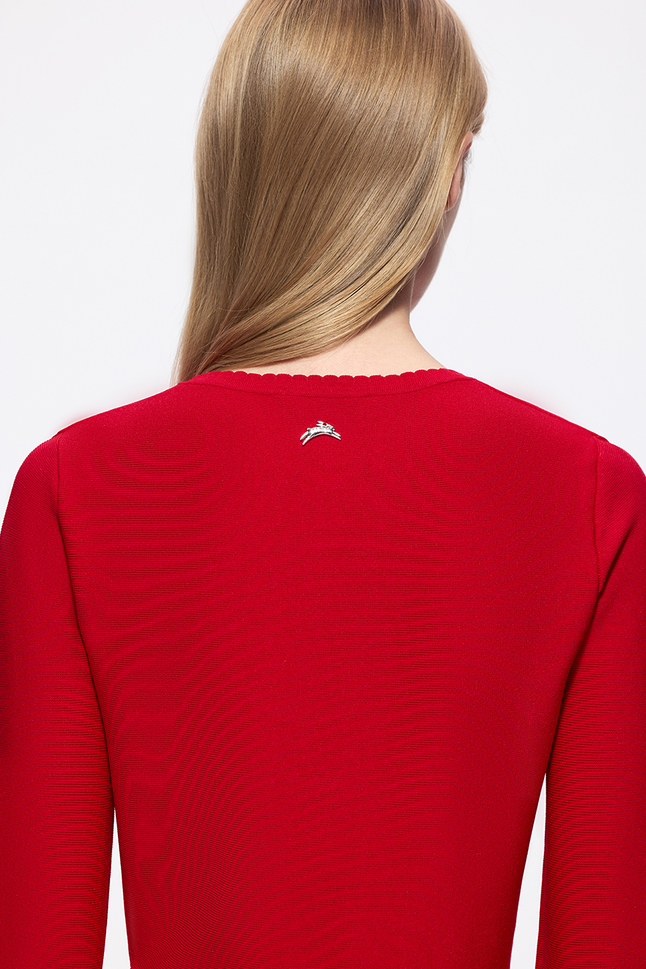 Платье вязаное с рукавом-клеш