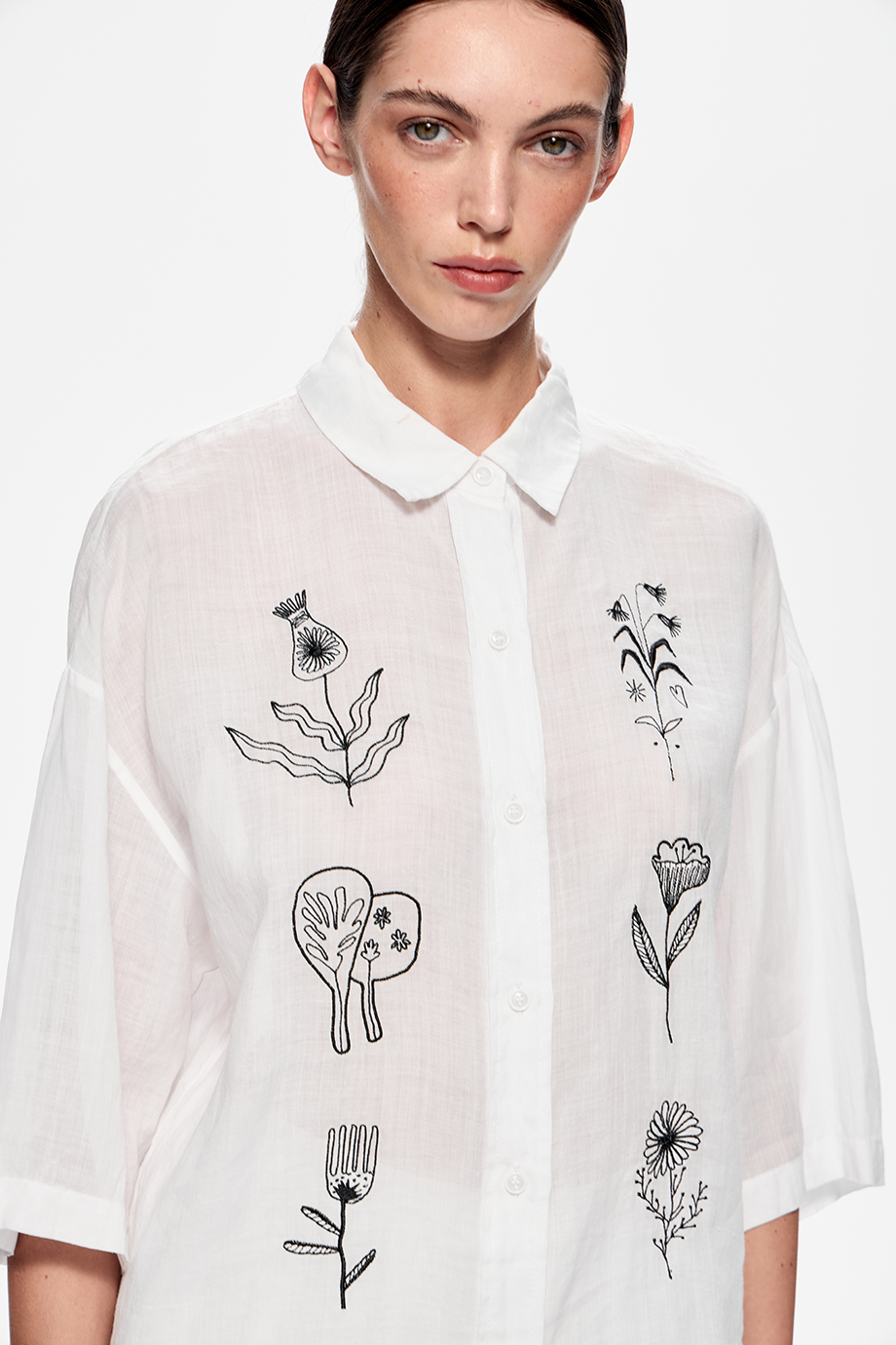 Блузка из крапивы с вышивками Блузка из крапивы с вышивками