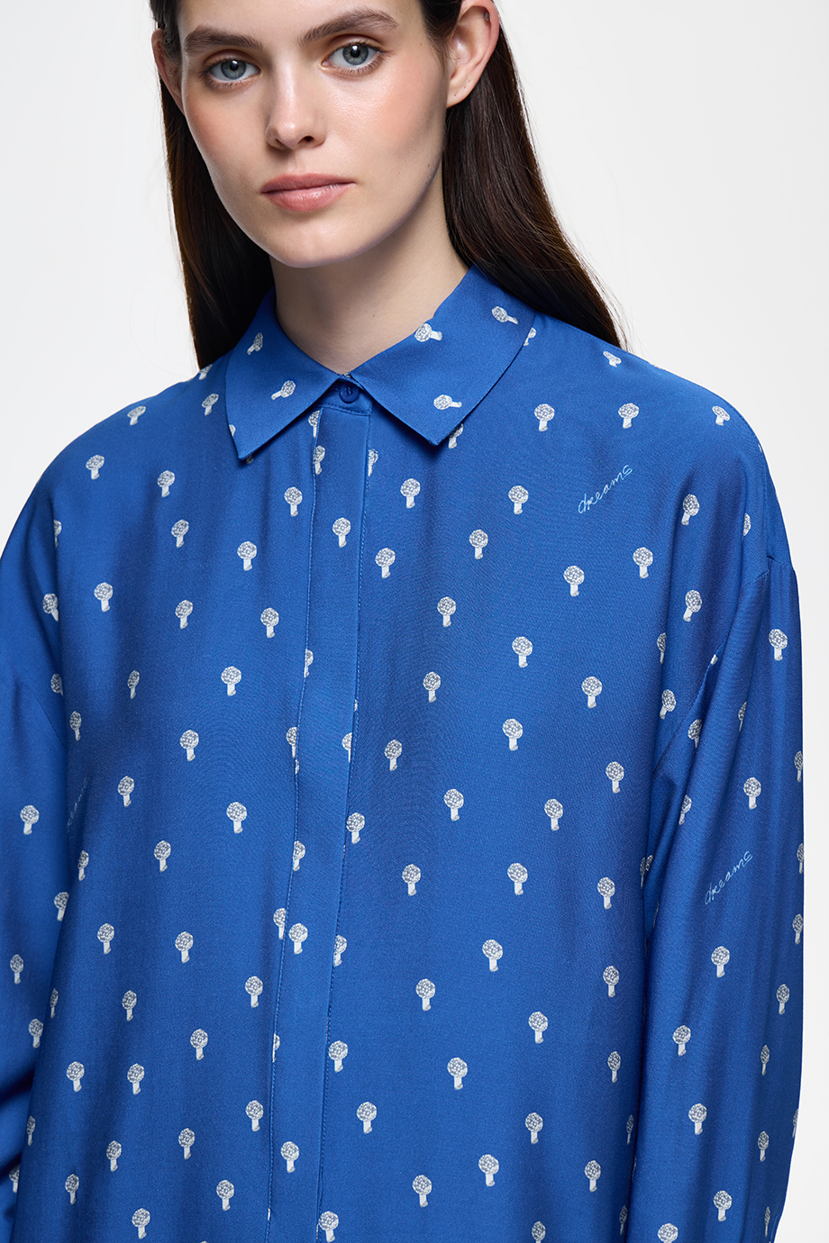 Платье-рубашка с принтом