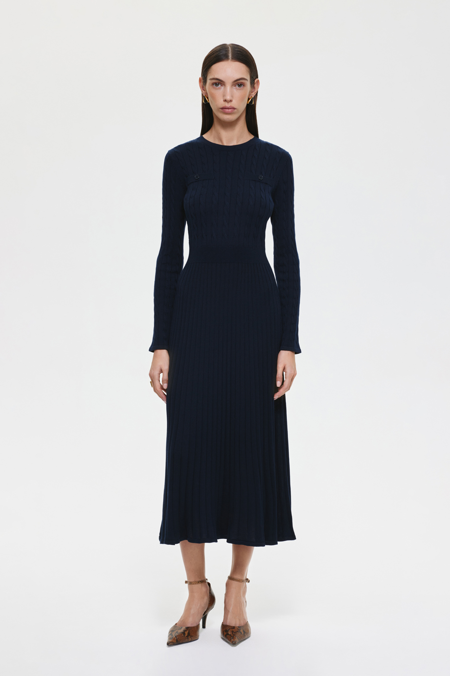 Платье вязаное приталенное Платье вязаное приталенное