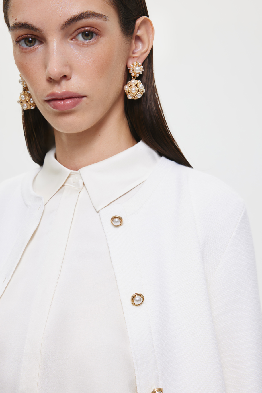 Кардиган с жемчужными пуговицами