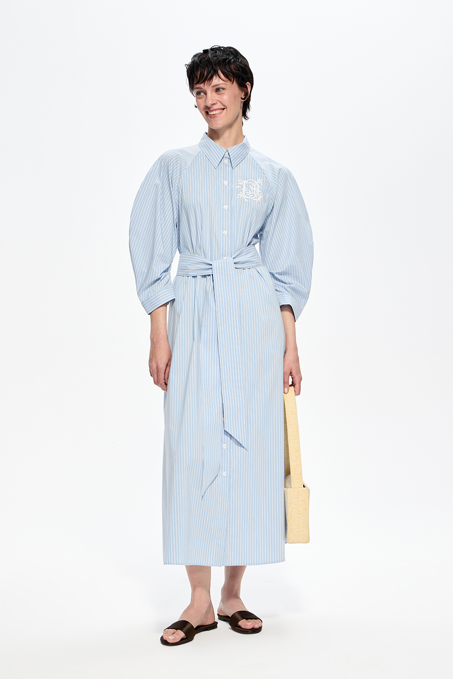 Платье-рубашка с вышивкой