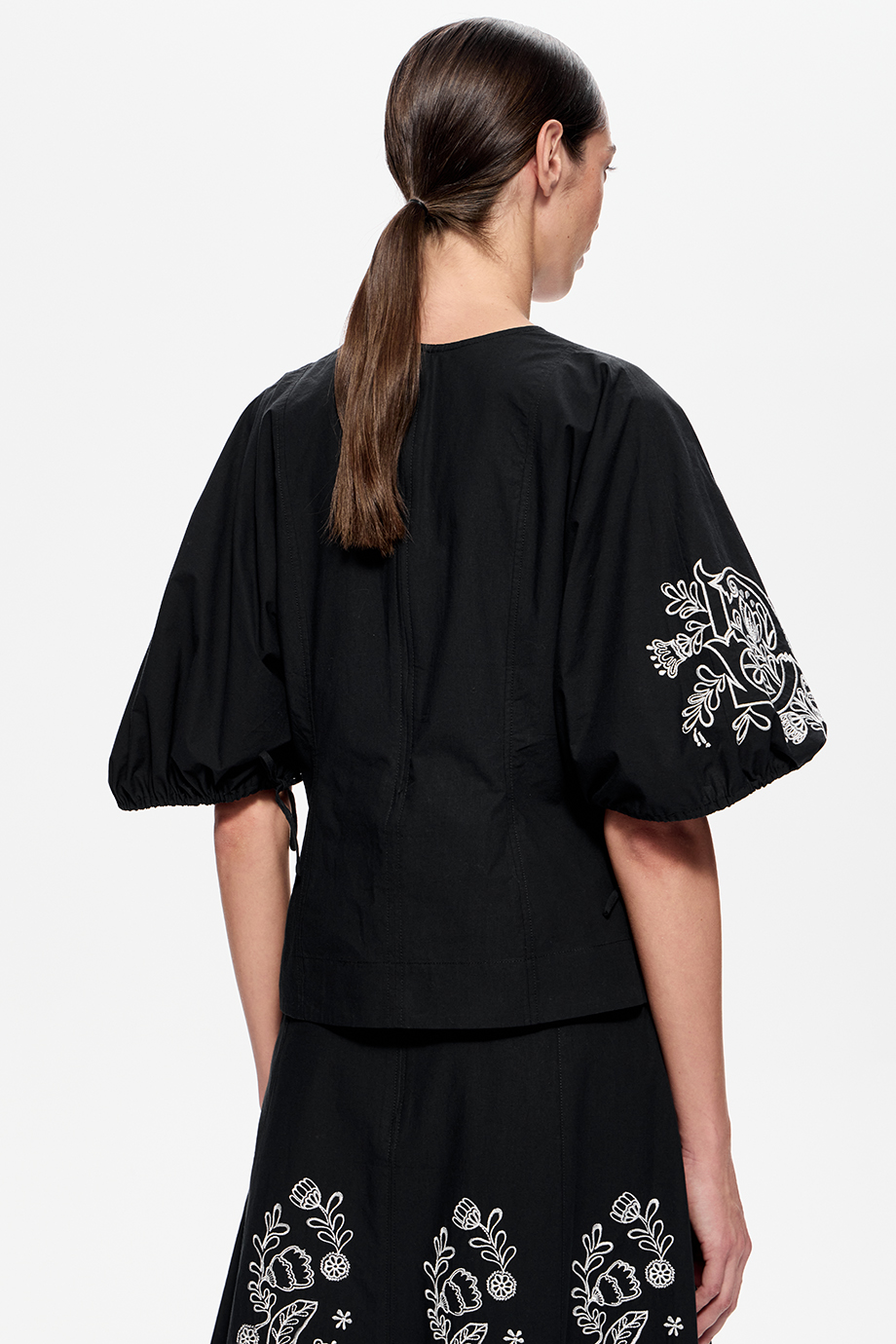 Блузка хлопковая с вышивкой