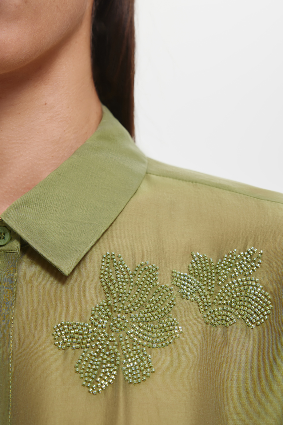 Блузка из тенселя с вышивкой