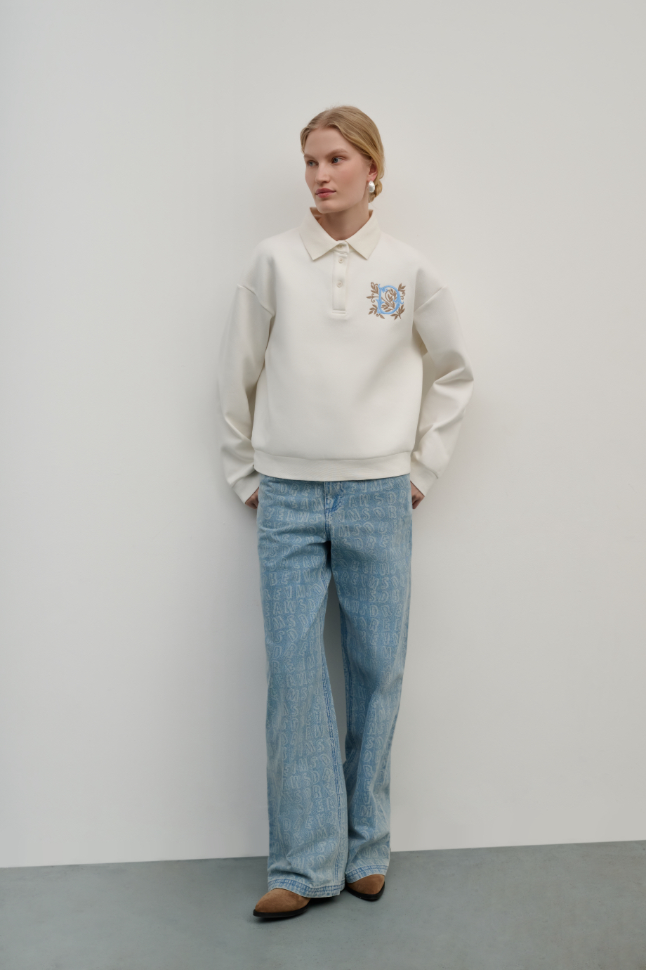 Свитшот-поло с вышивкой