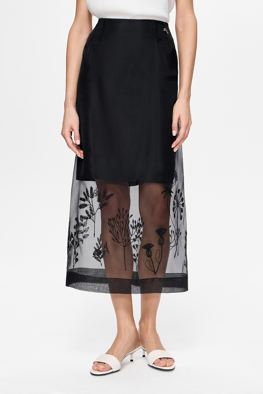 Юбка из шелковой органзы с вышивкой