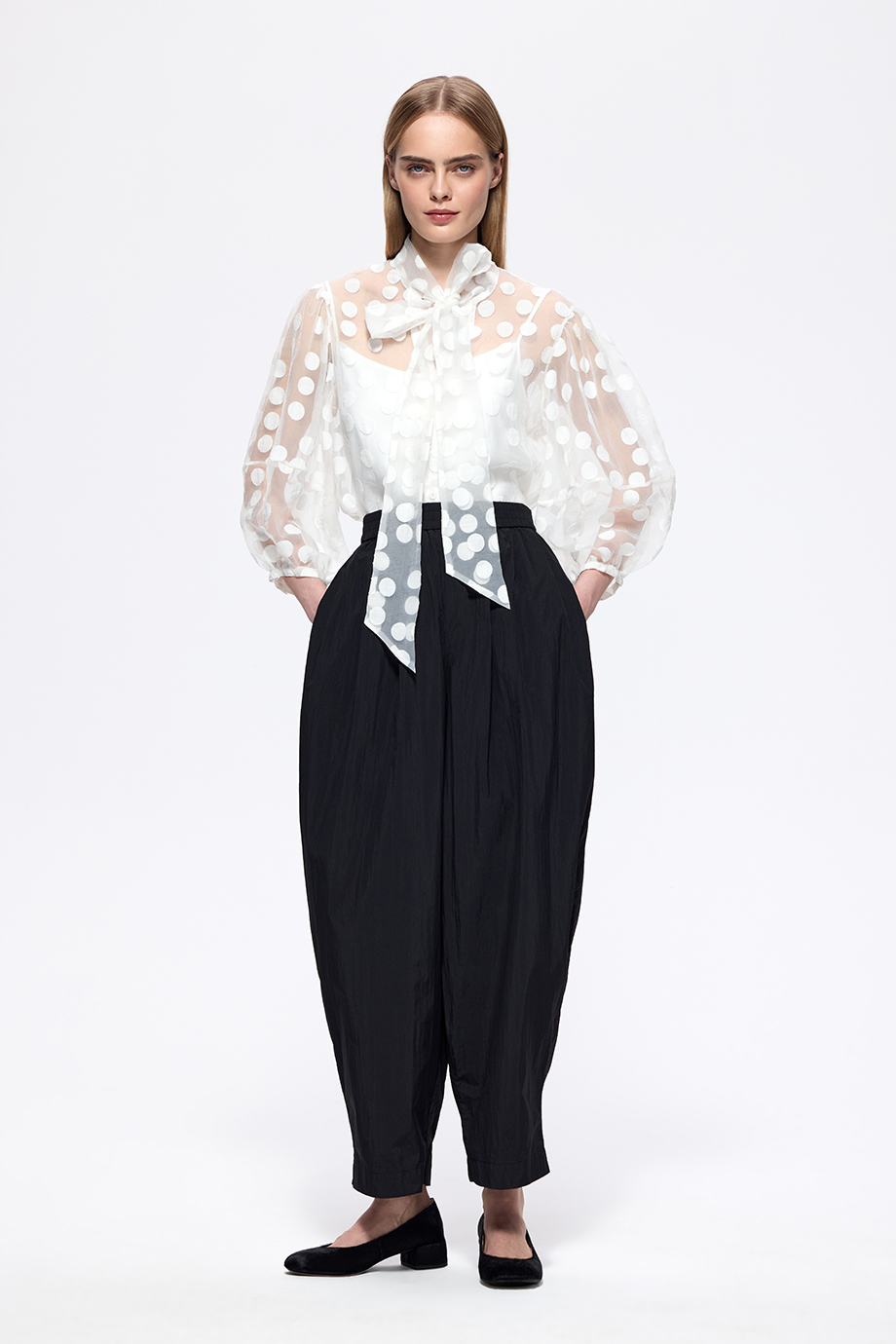 Блузка из деворе с бантом