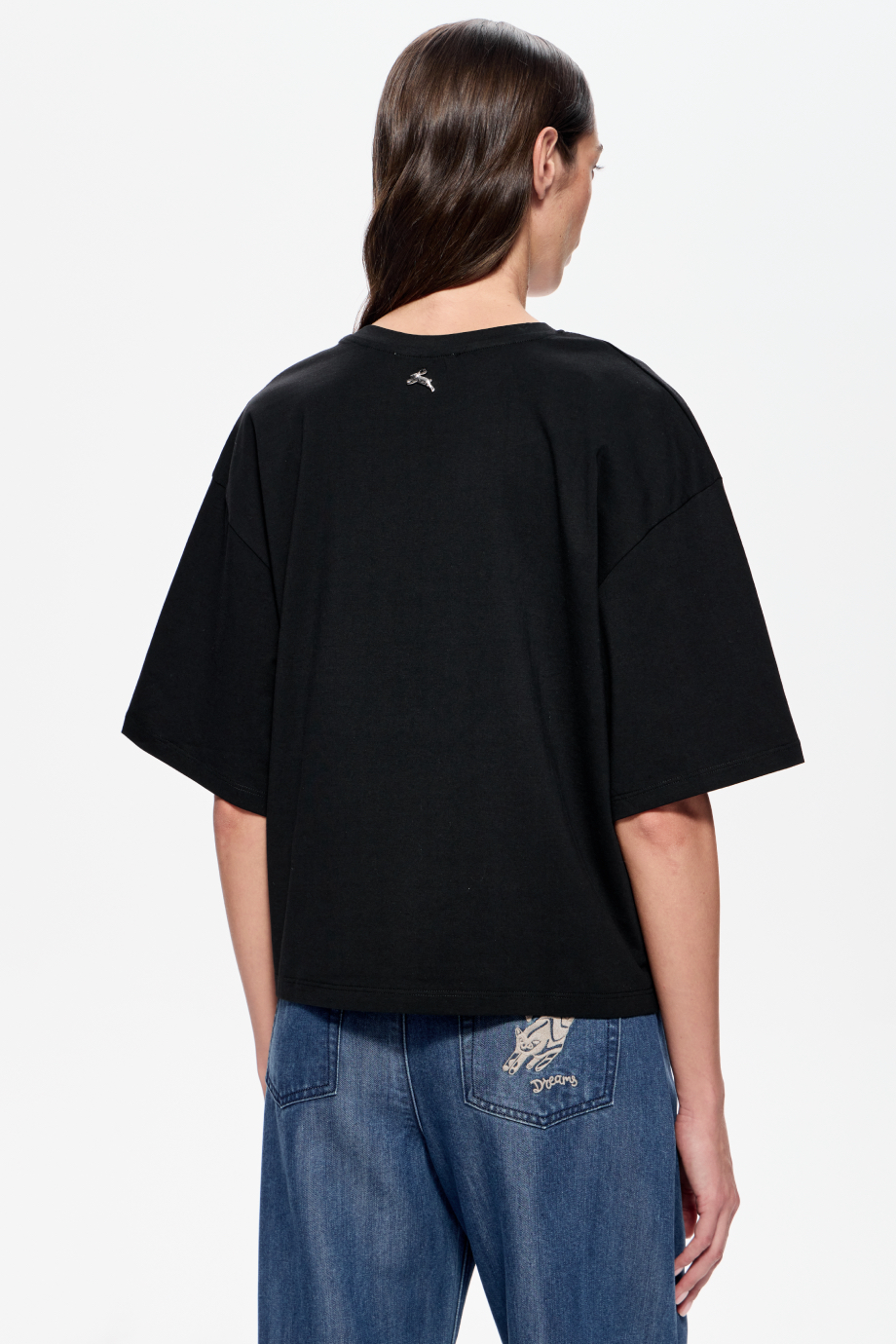 Футболка с принтом и вышивкой