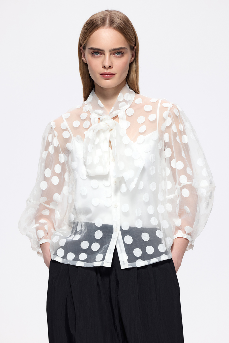 Блузка из деворе с бантом Блузка из деворе с бантом