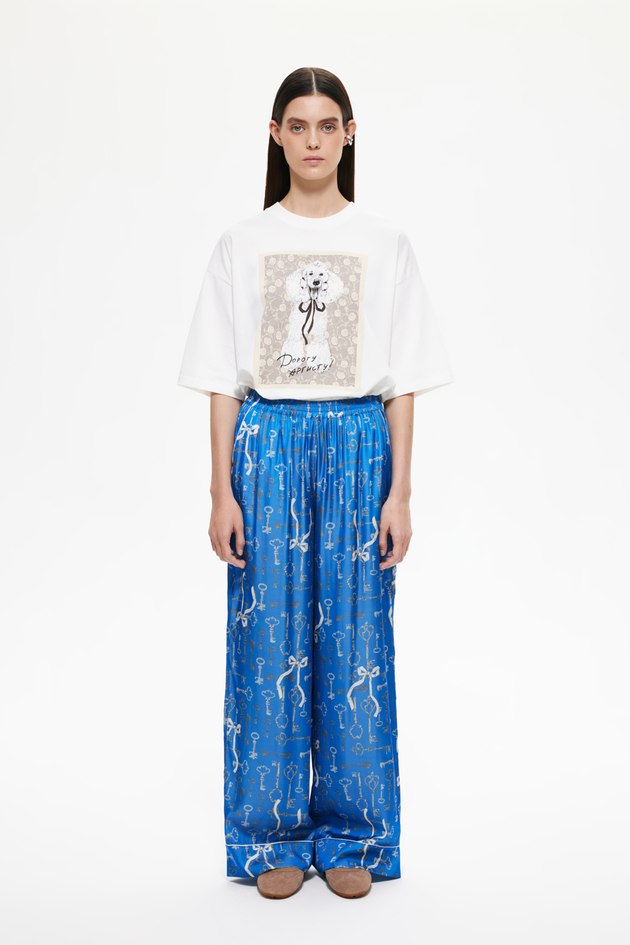 Футболка с принтом и вышивкой