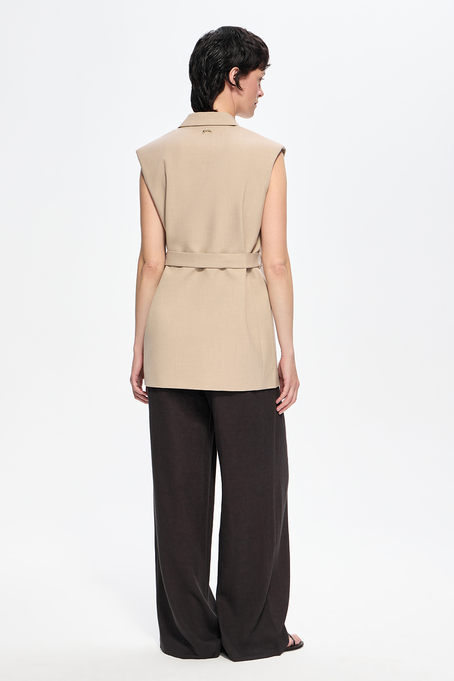 Жилет двубортный