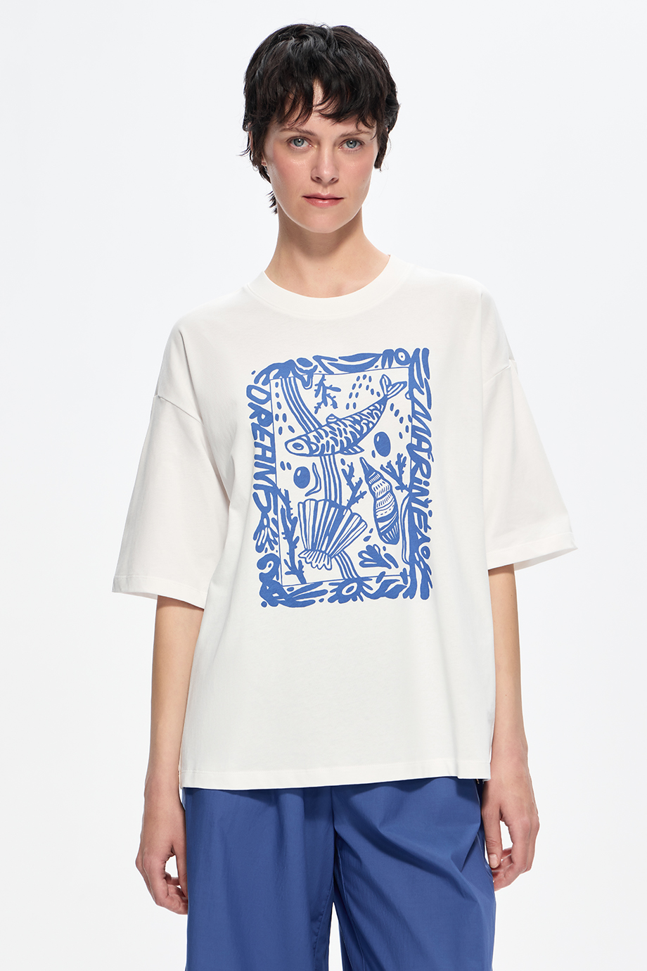 Футболка с принтом и вышивкой Футболка с принтом и вышивкой