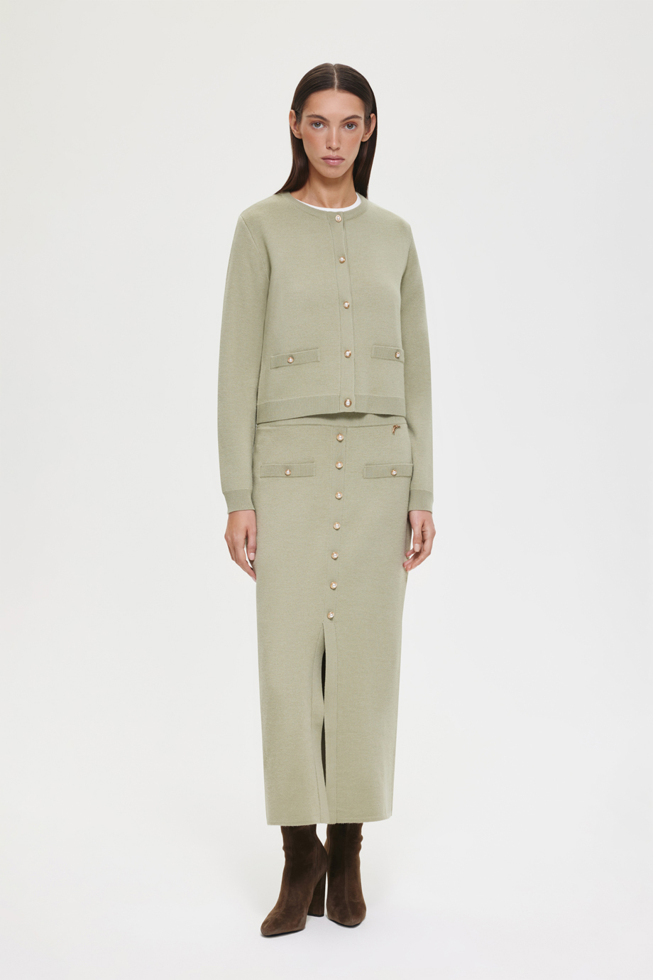 Кардиган с жемчужными пуговицами