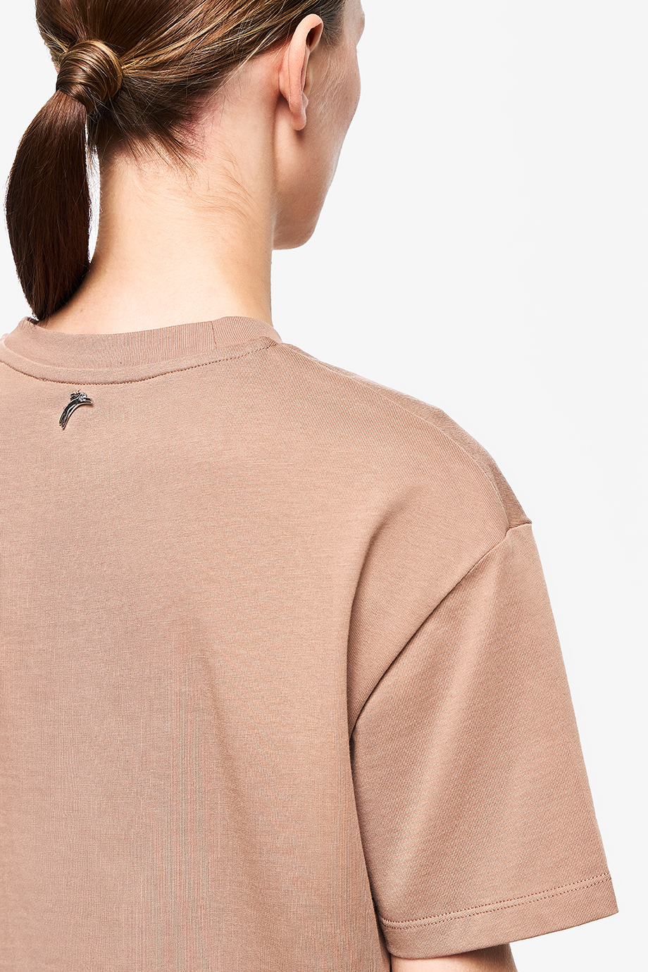 Футболка с вышивкой