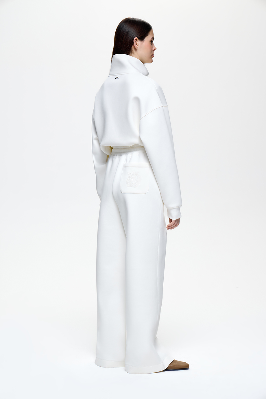 Брюки трикотажные с вышивкой