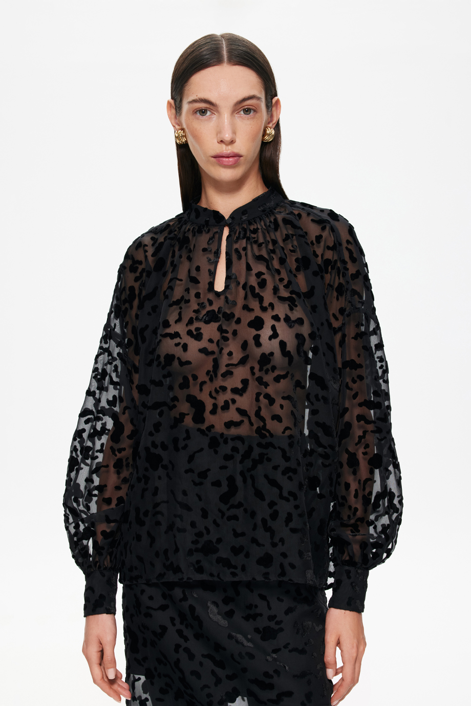 Блузка из деворе