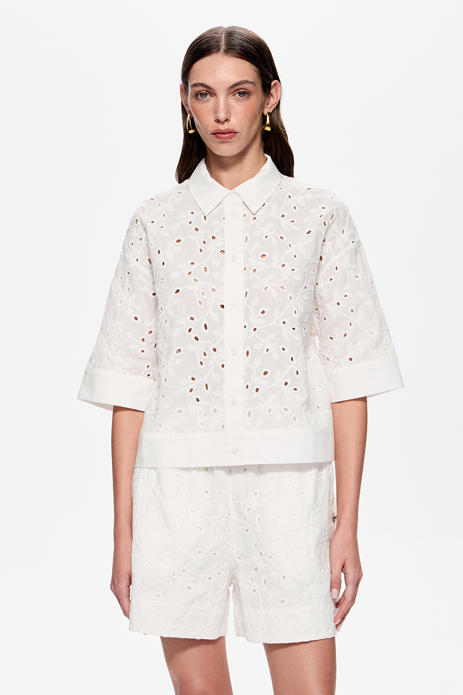 Блузка из хлопкового шитья