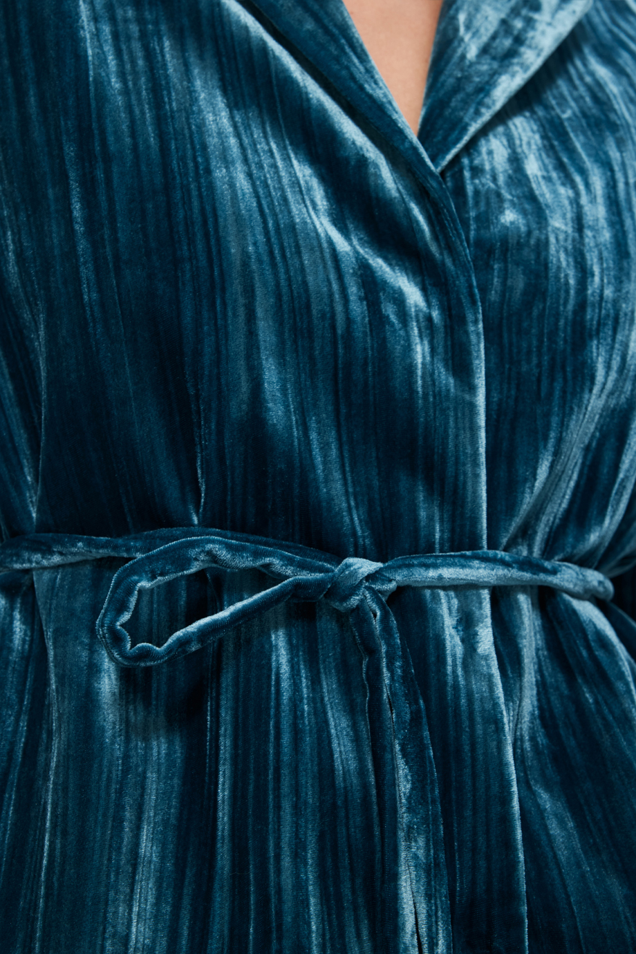 Жакет из жжатого вискозного бархата