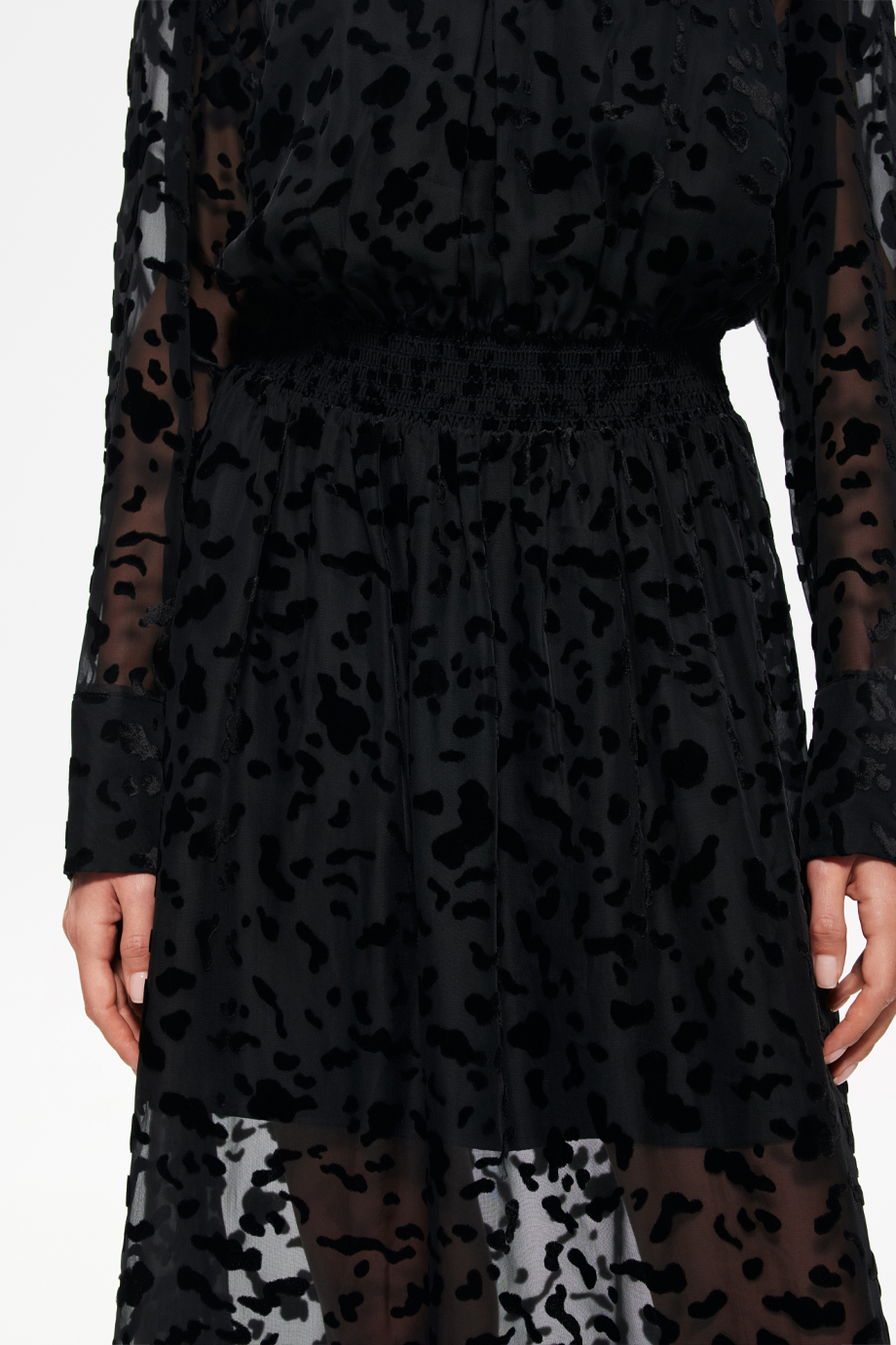 Платье из деворе с поясом-резинкой