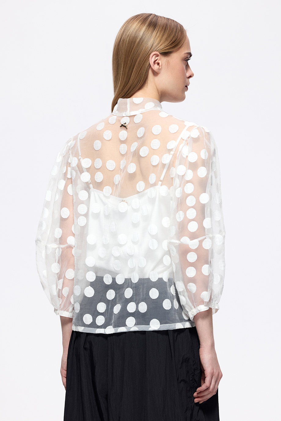 Блузка из деворе с бантом