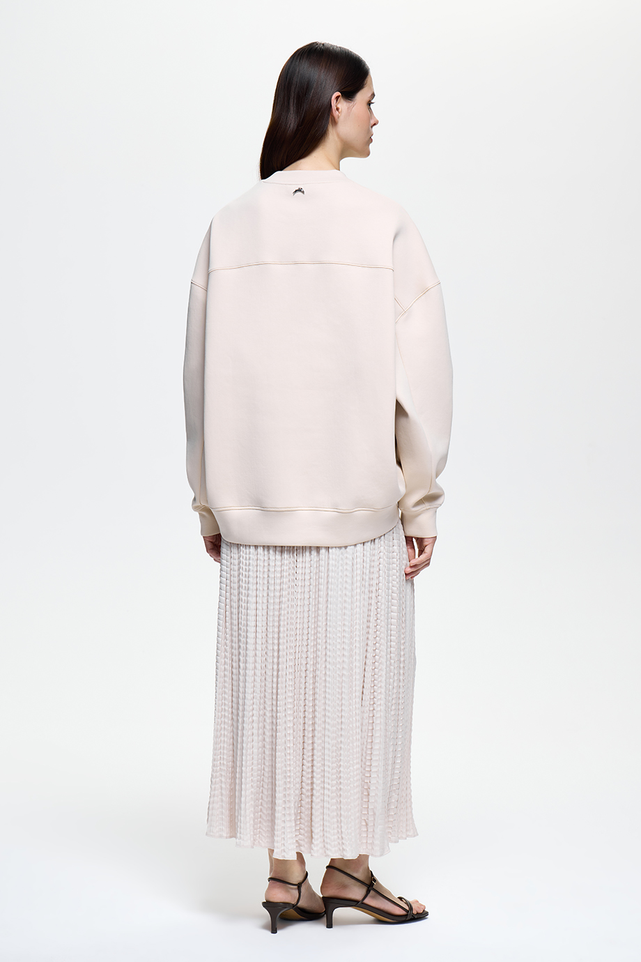 Толстовка с вышивкой