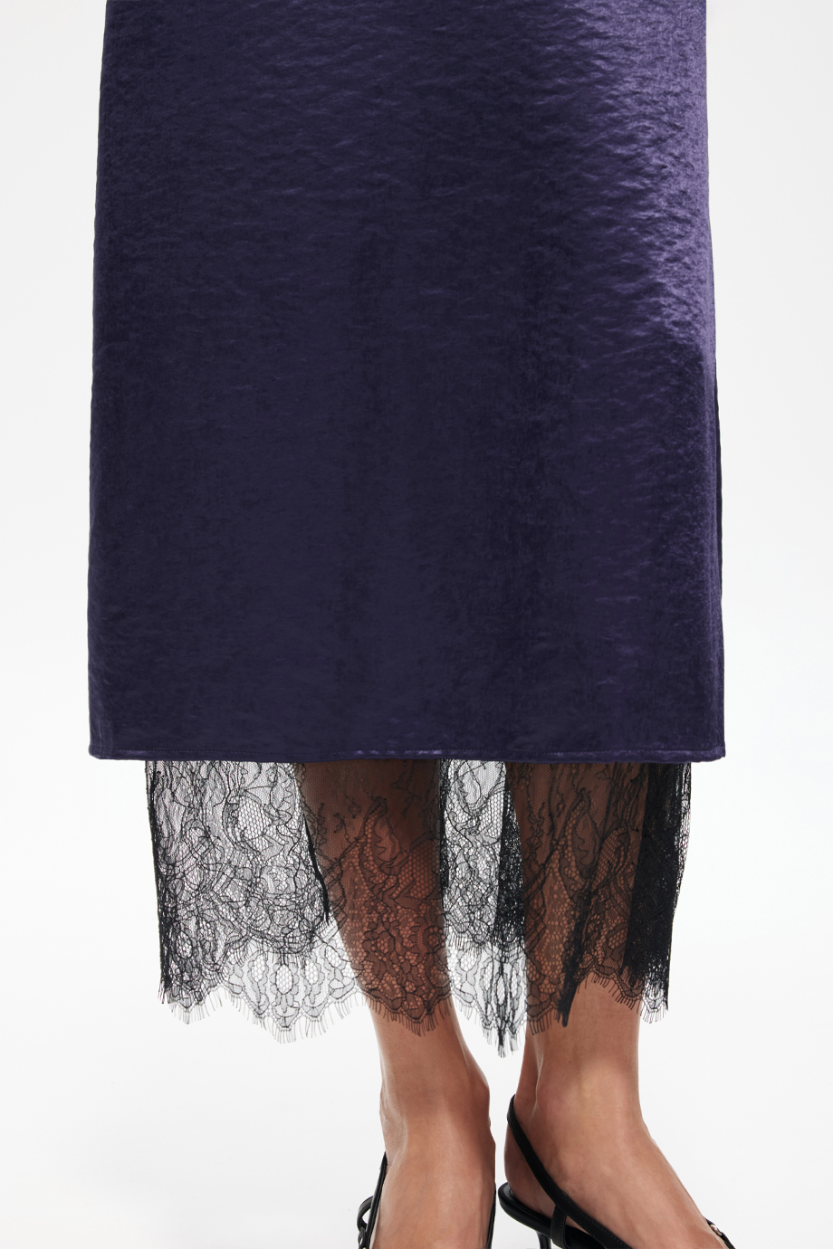 Платье-комбинация с кружевом