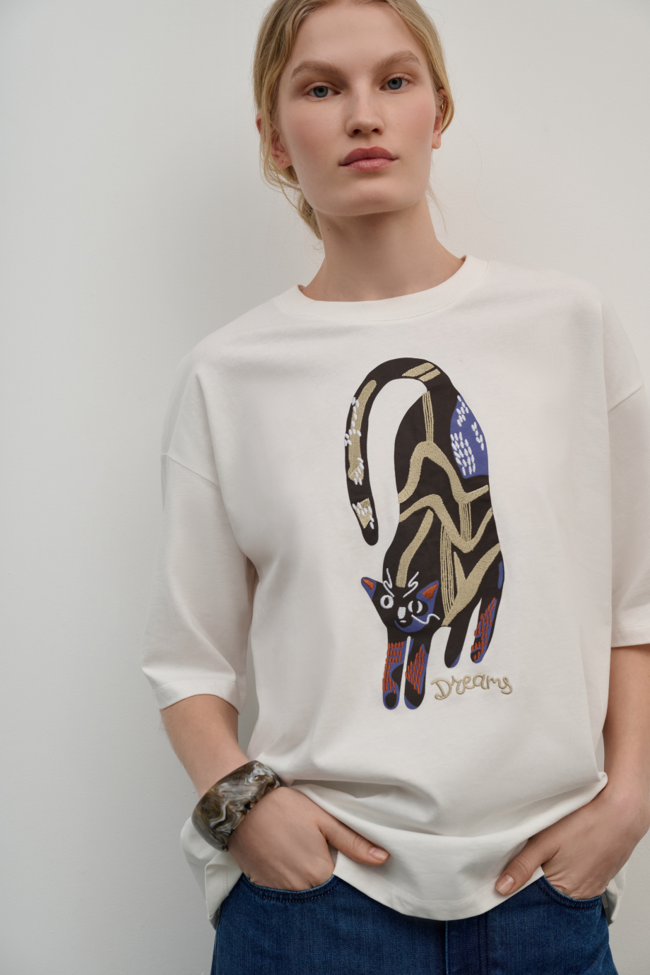 Футболка с принтом и вышивкой Футболка с принтом и вышивкой