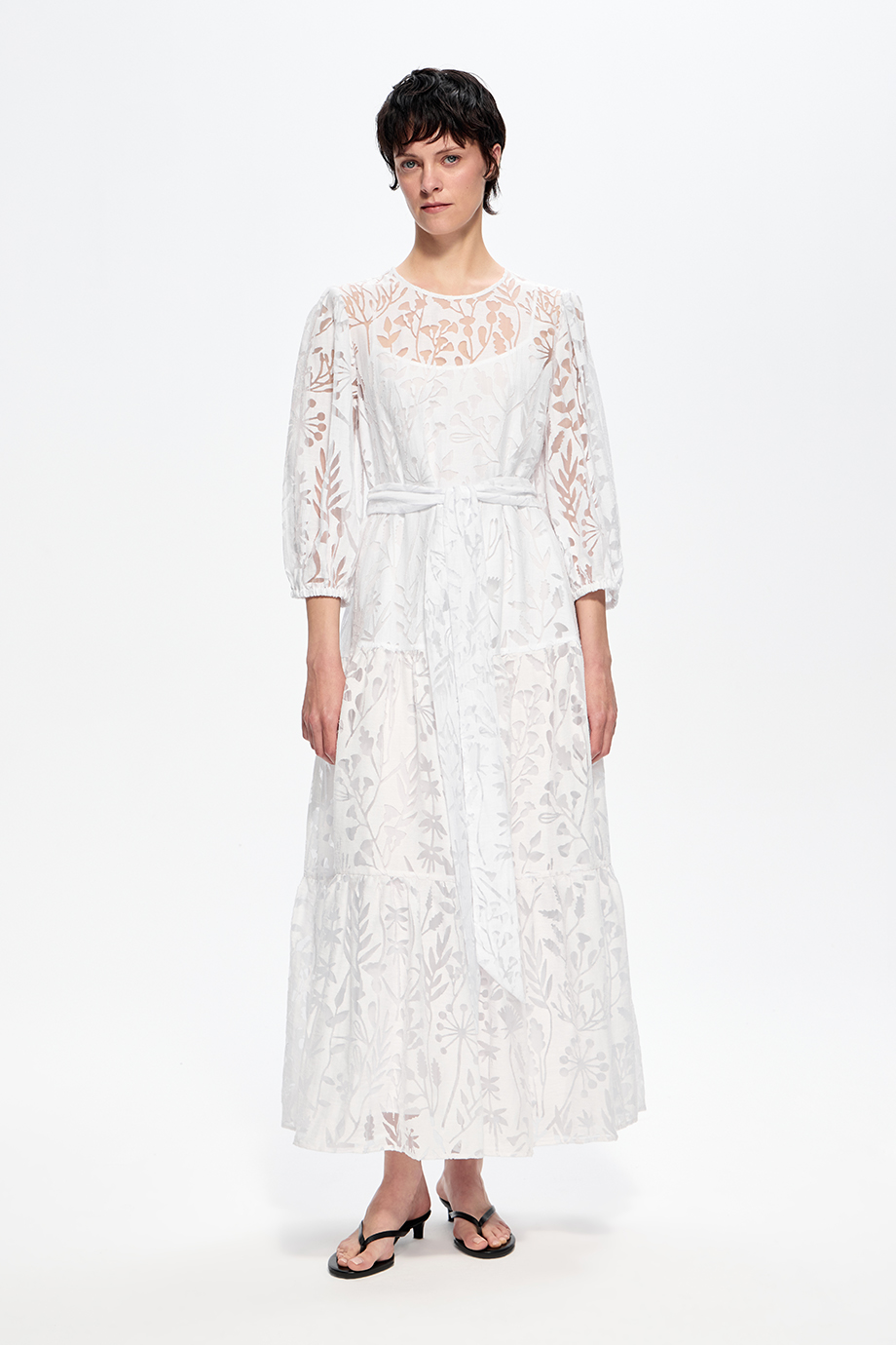 Платье из деворе