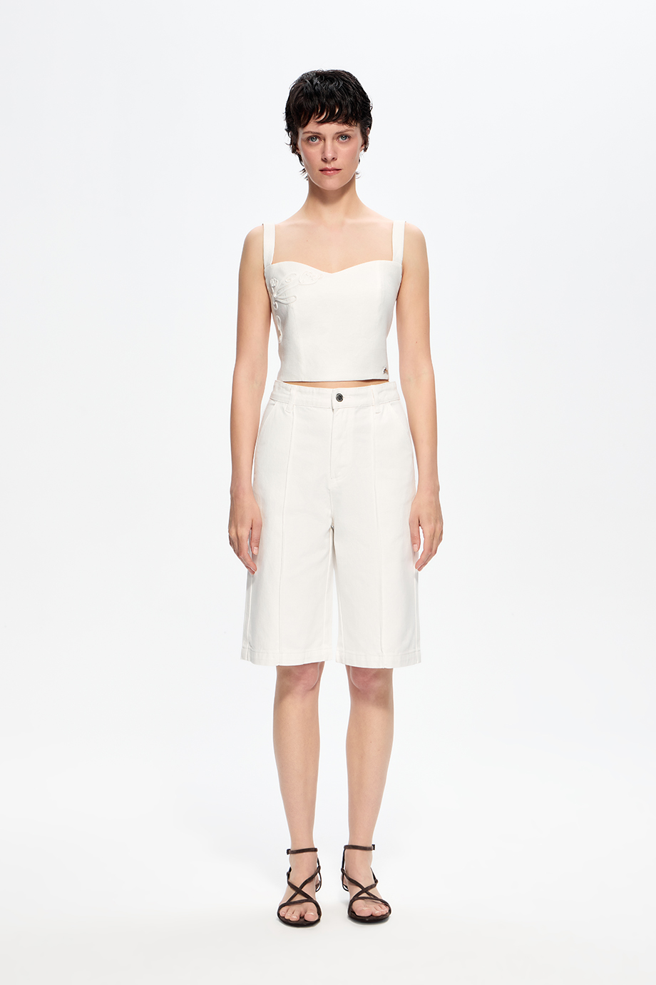 Шорты джинсовые с вышивкой