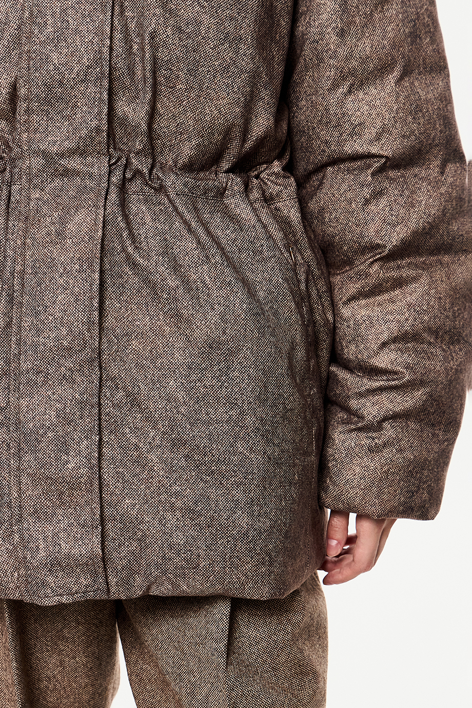 Куртка приталенная с меховым воротником