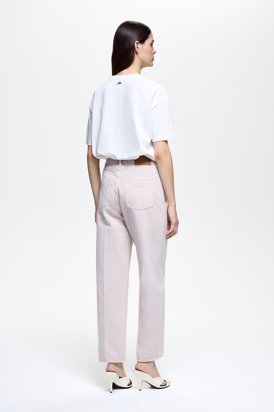 Джинсы Tapered Fit