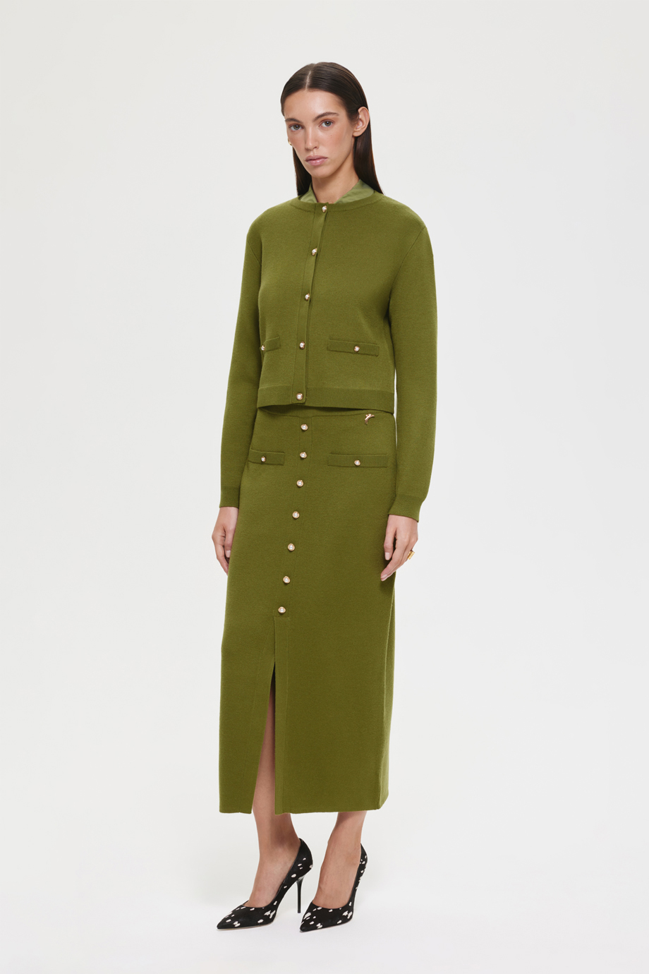 Кардиган с жемчужными пуговицами