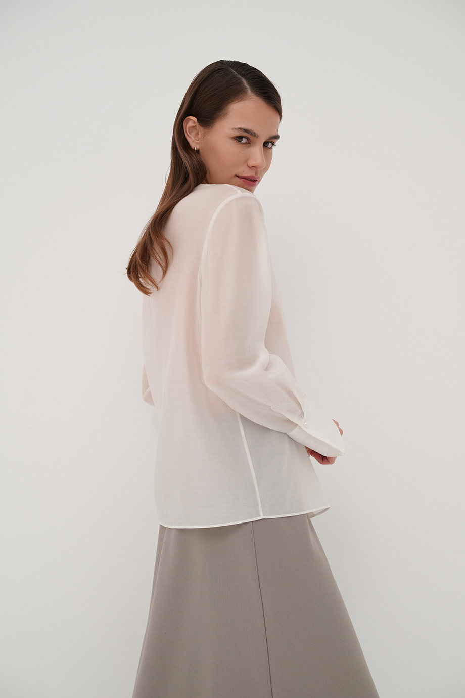 Блузка из тенселя с вышивкой