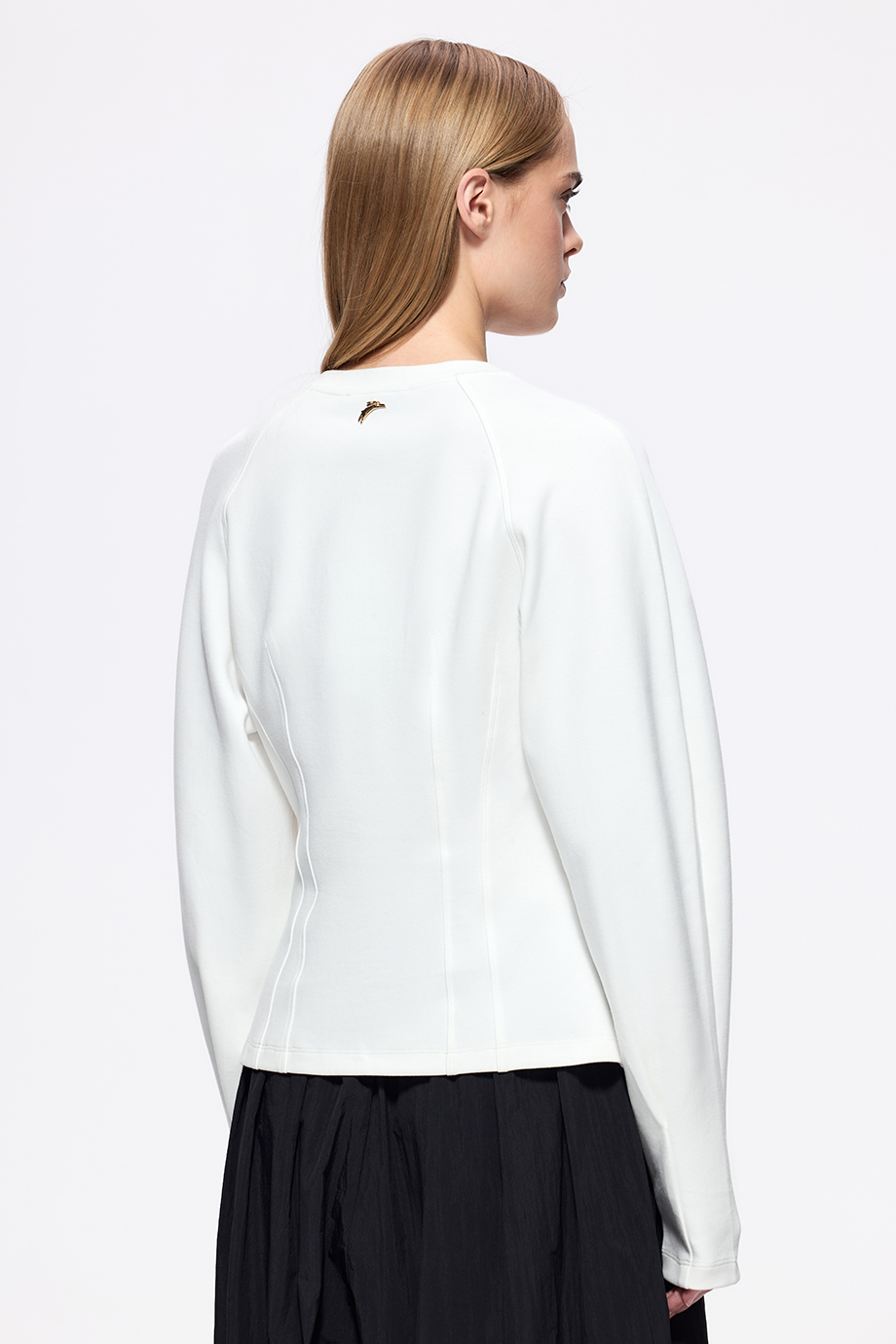 Лонгслив с вышивкой