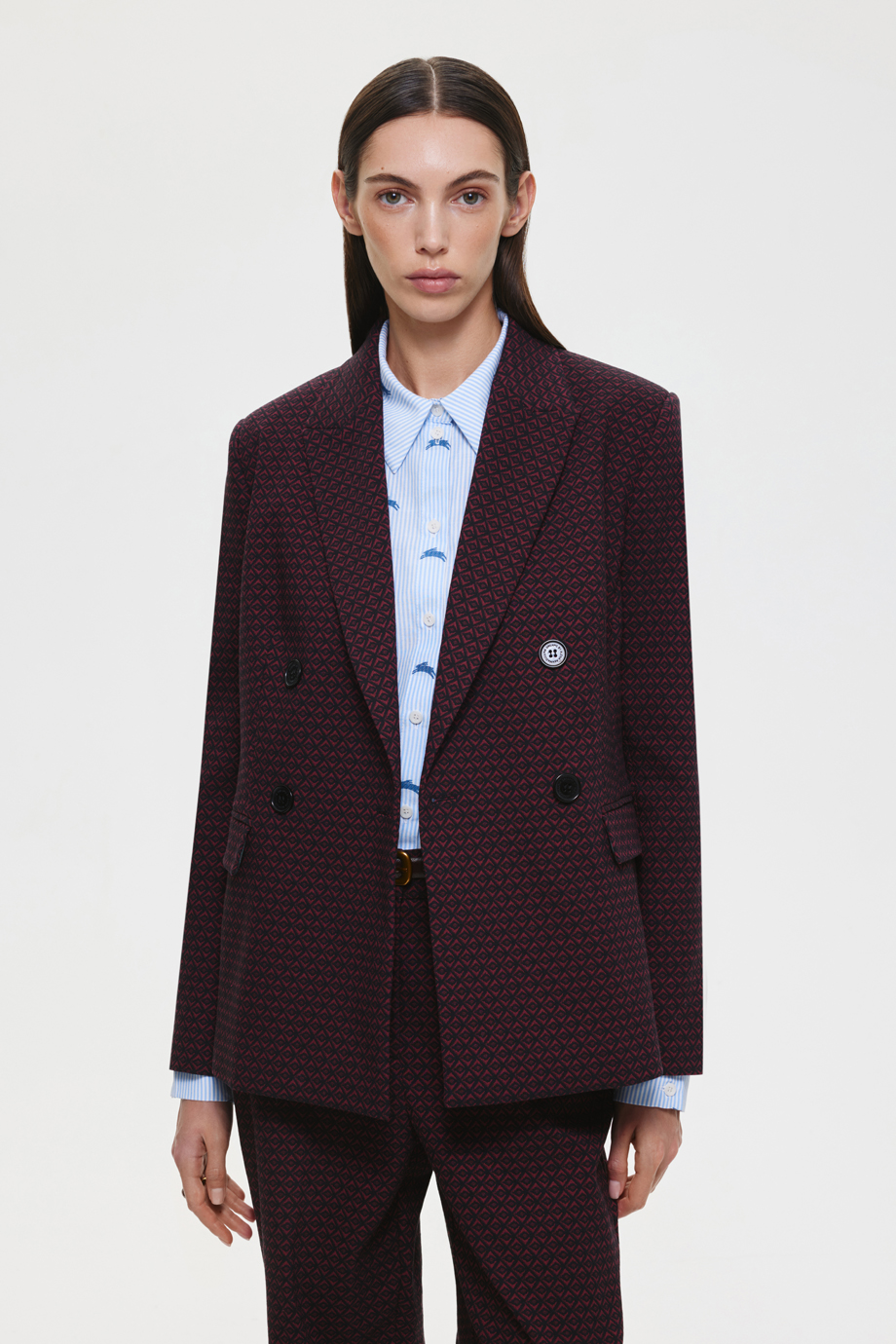 Жакет полуприлегающий из жаккарда