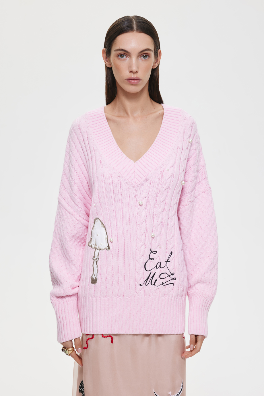 Джемпер с косами и вышивками Джемпер с косами и вышивками