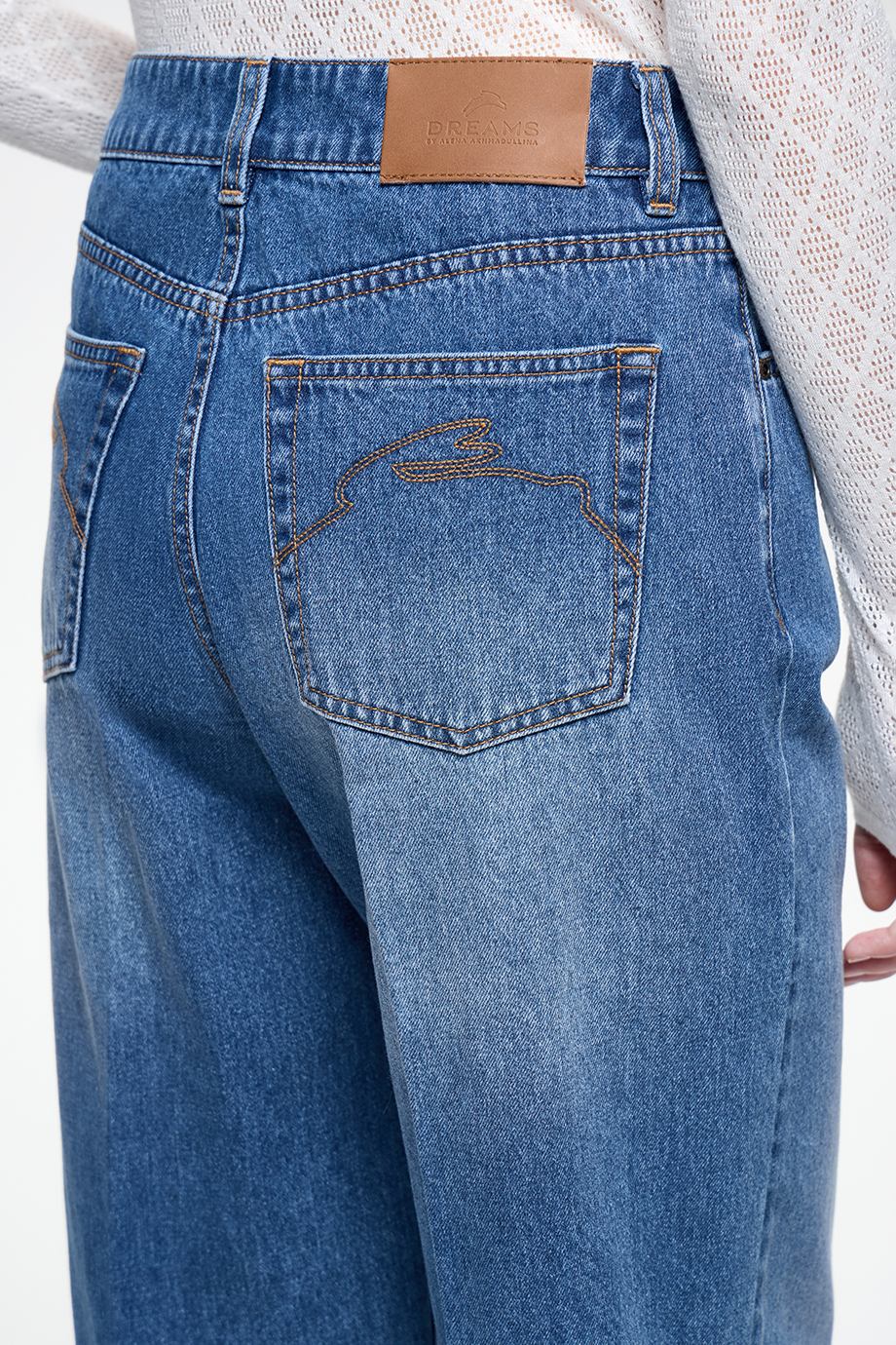 Джинсы Tapered Fit