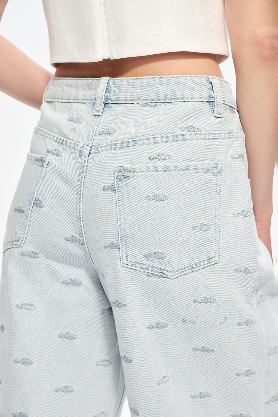 Шорты джинсовые с вышивкой