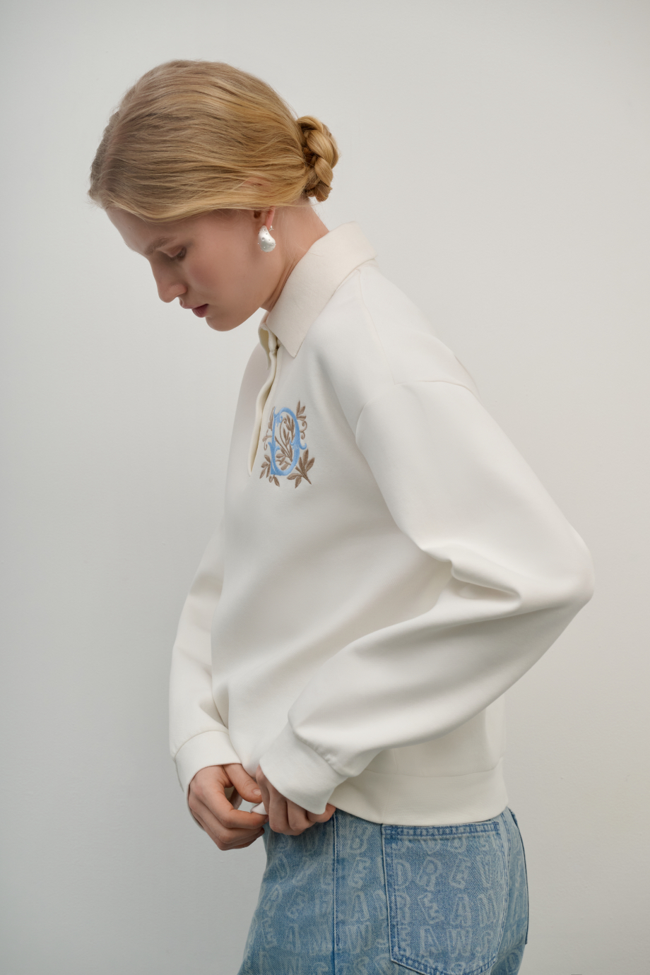 Свитшот-поло с вышивкой
