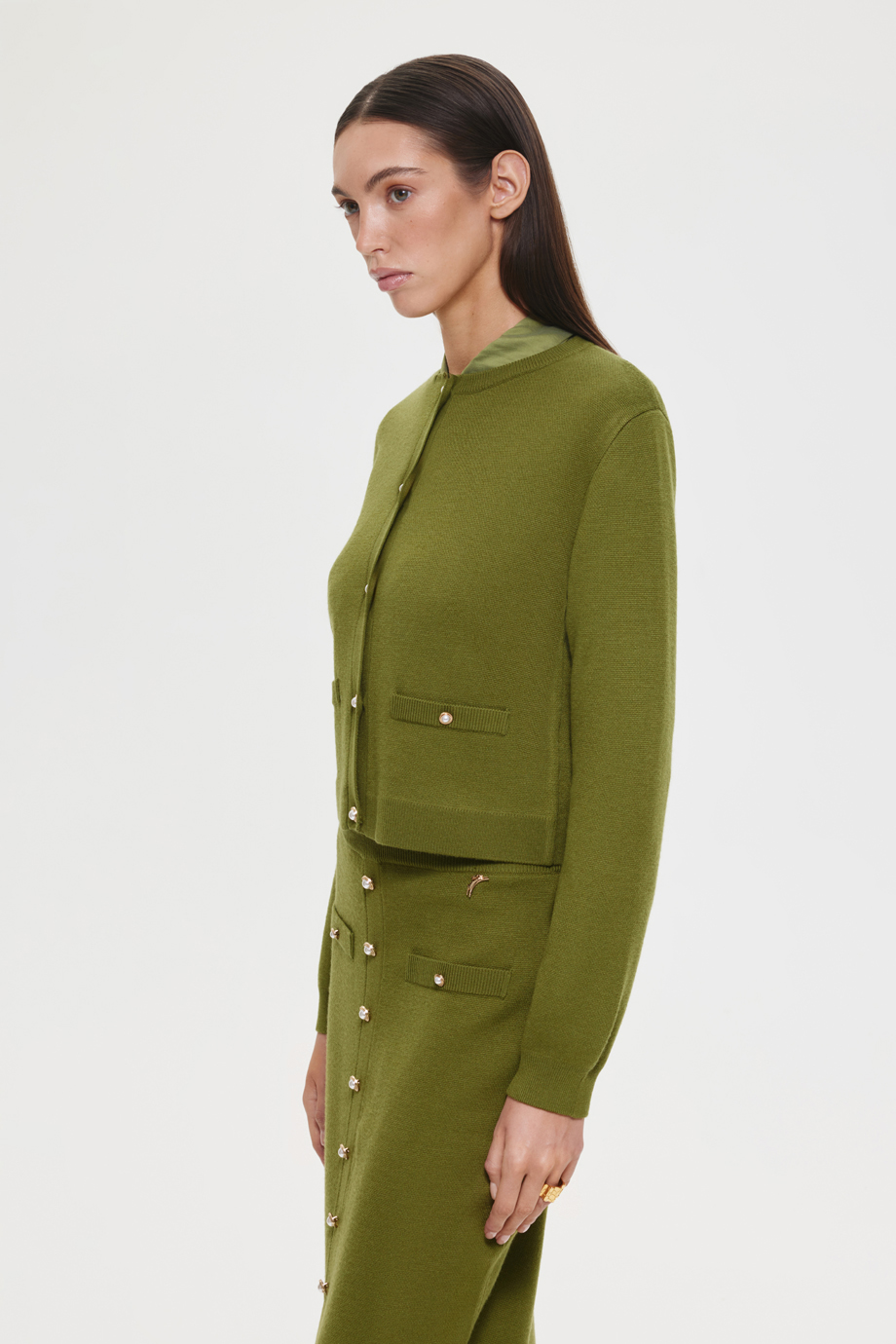 Кардиган с жемчужными пуговицами