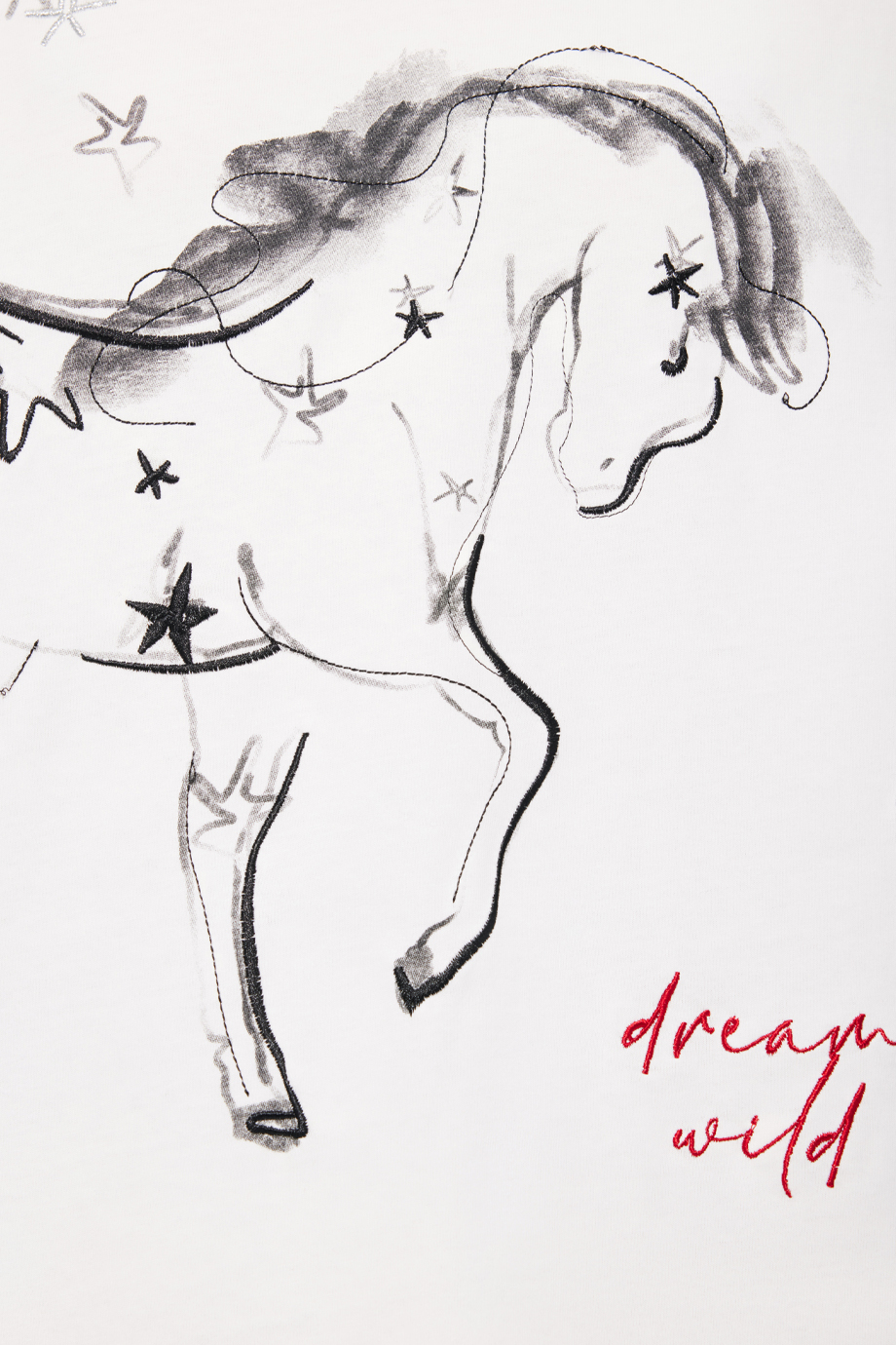 Футболка с принтом и вышивкой