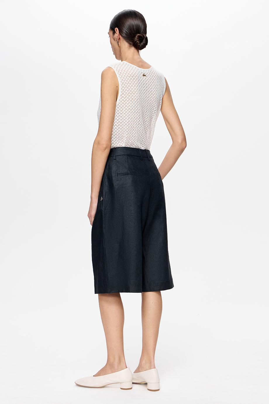 Шорты-бермуды льняные